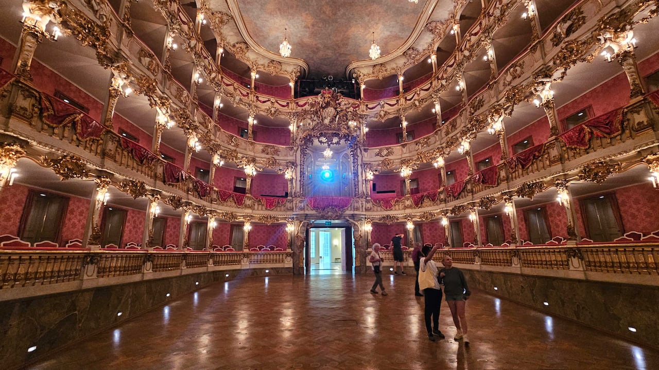 1753년 문 연 뮌헨 퀴블리에 극장. 원래 왕실전용 궁정극장으로 사용됐다. 1781년 모차르트 오페라 '이도메네오'가 초연됐다. 나폴레온이 1806년 이 극장 로열석에서 '돈 조반니'를 관람했다./김기철