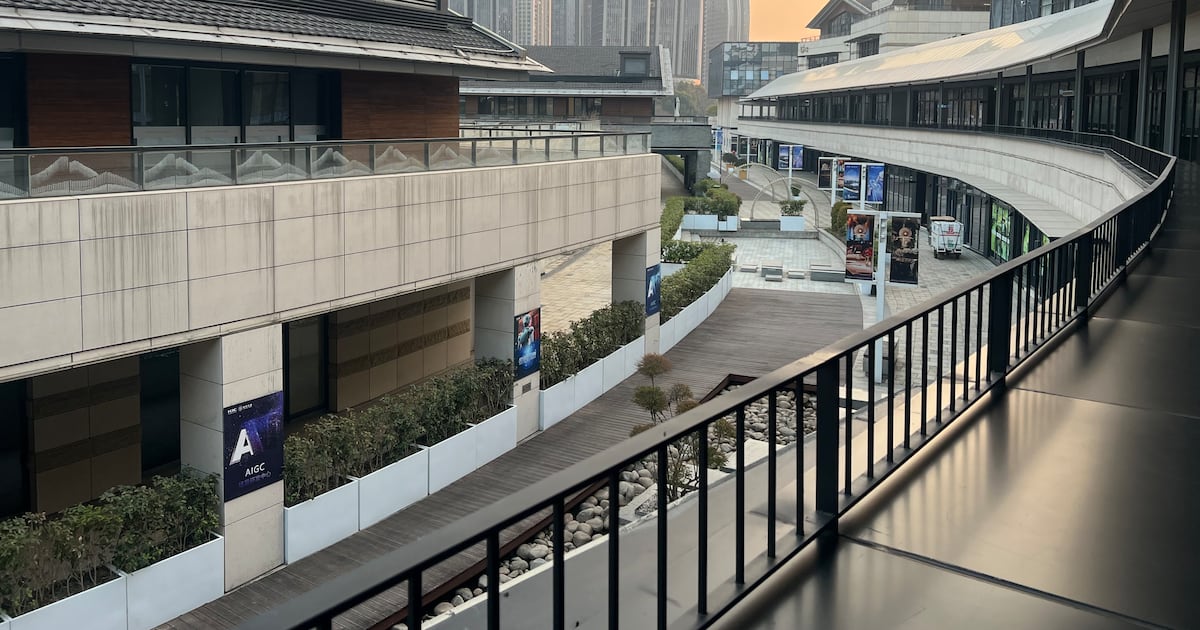 데이터센터 맨 먼저 지었다... 딥시크 키워낸 AI 기지 '튜링 마을' - 뉴스 썸네일 이미지