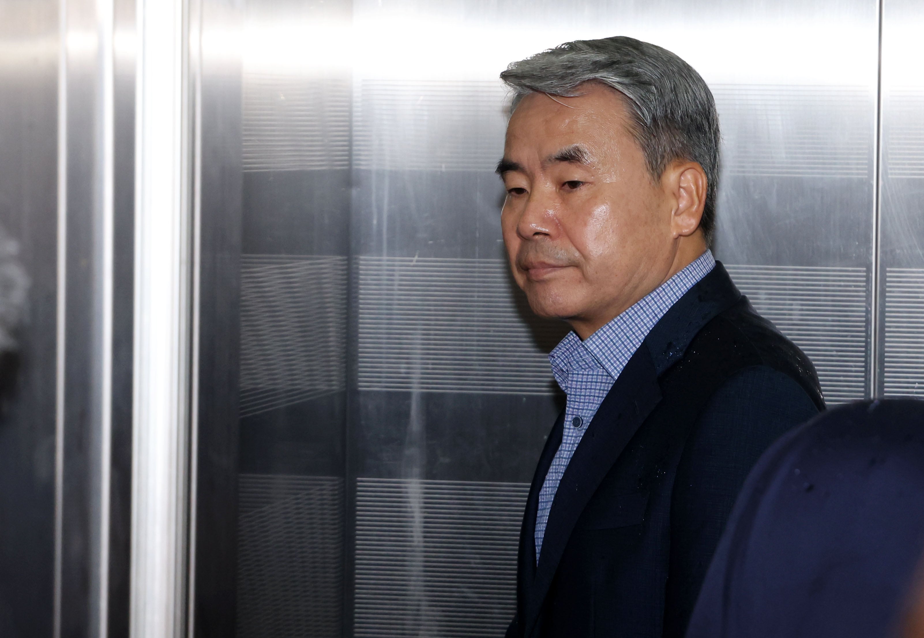 웹사이트상위노출 홈페이지상위노출 사이트상위노출이종섭 첫 특검 조사 11시간만 종료… 李측 “범인 도피는 망상”