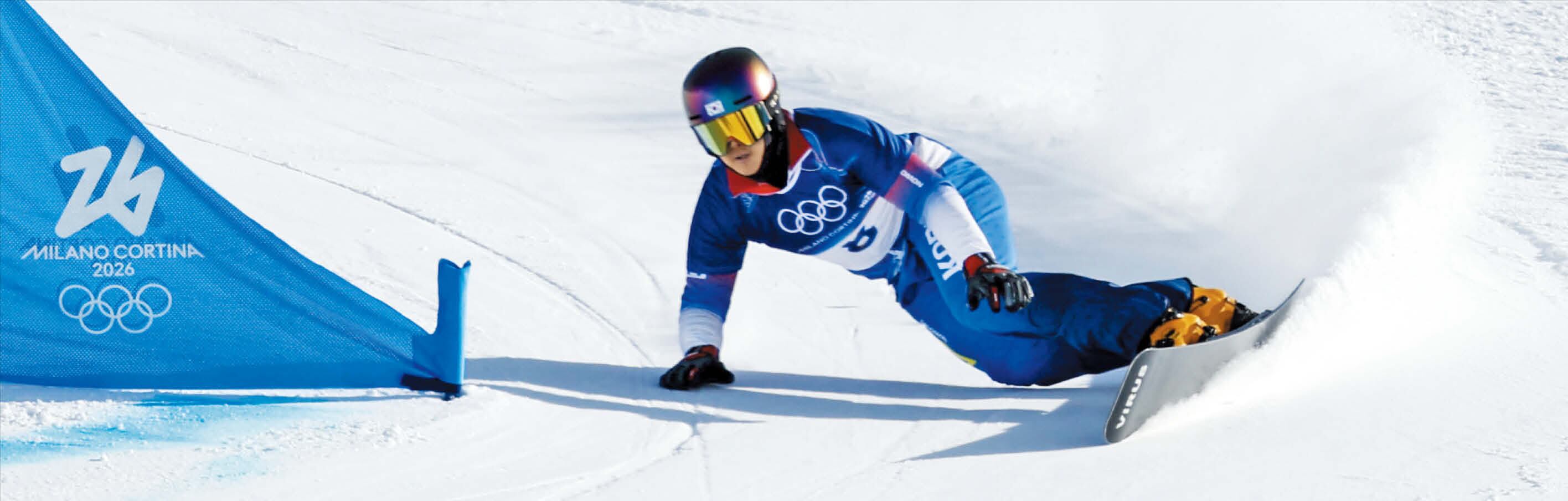 연합뉴스김상겸이 8일 이탈리아 리비뇨 스노파크에서 열린 스노보드 남자 평행 대회전 16강전에서 눈보라를 가르며 질주하고 있다. 김상겸은 이번 대회에서 은메달을 획득하며, 2018년 평창 올림픽 스노보드 평행 대회전에서 은메달을 딴 이상호에 이어 한국 설상 종목 선수로는 두 번째 올림픽 메달리스트가 됐다.