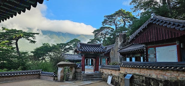 통도사 자장암 전경. /자장암 제공