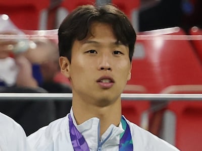 엄지성 인종차별한 영국 50대 남성 경찰에 체포