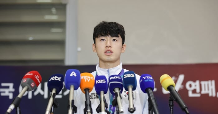 Korea Football Association Apologizes for Military Exemption Controversy - 조선일보