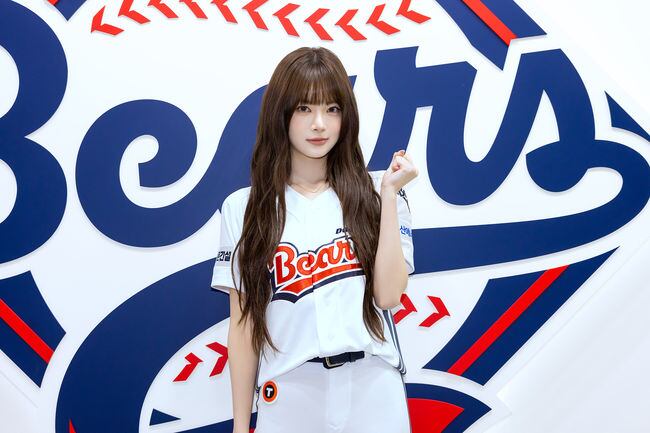 르세라핌 홍은채, 일본 시구까지 진출..."'승리 요정' 어게인"