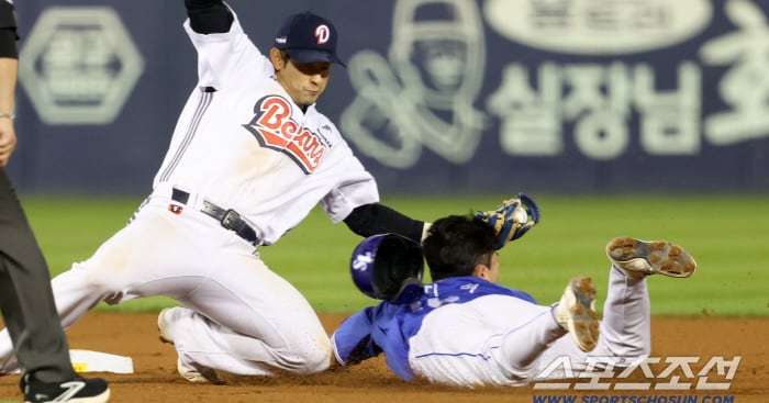 Doosan Bears Defeat Samsung Lions, Solidify Fifth-Place Standing - 조선일보