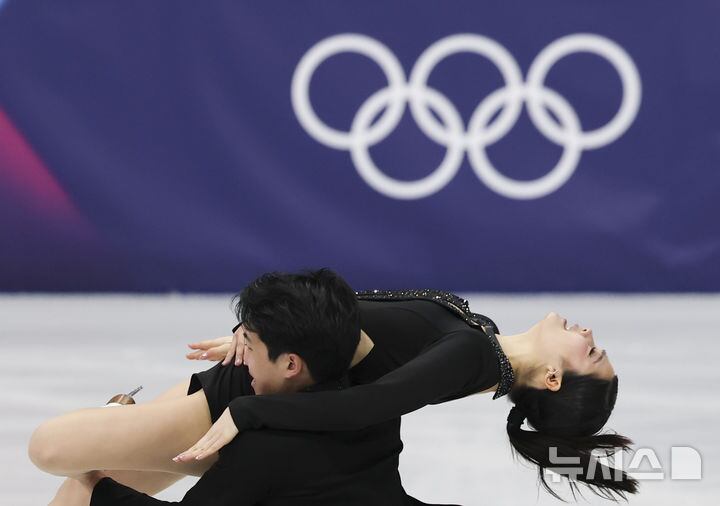 올림픽 첫 출전에서 환상 연기 펼친 임해나-권예