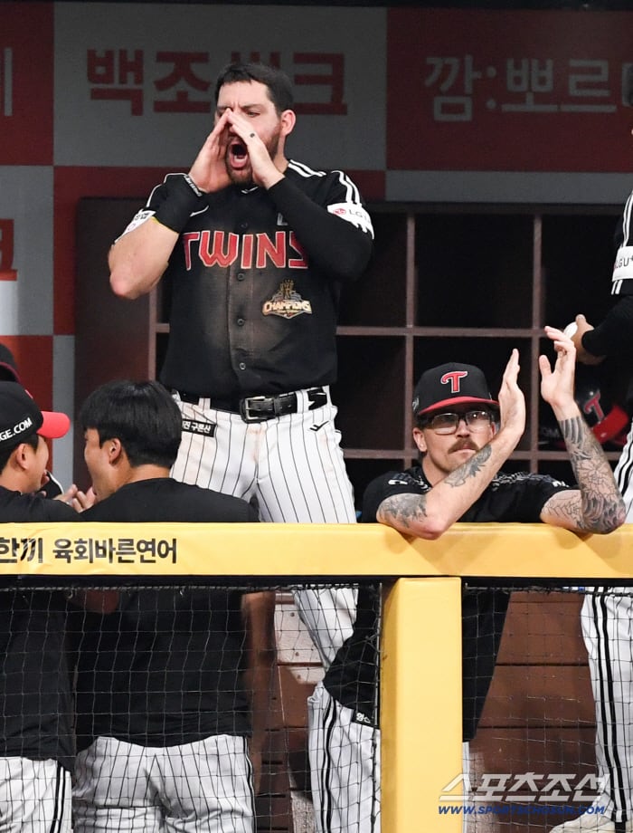 1일 서울 고척스카이돔에서 열린 키움과 LG의 경기. 8회 LG 천성호 역전타 때 오스틴이 환호하고 있다. 고척=박재만 기자 pjm@sportschosun.com
