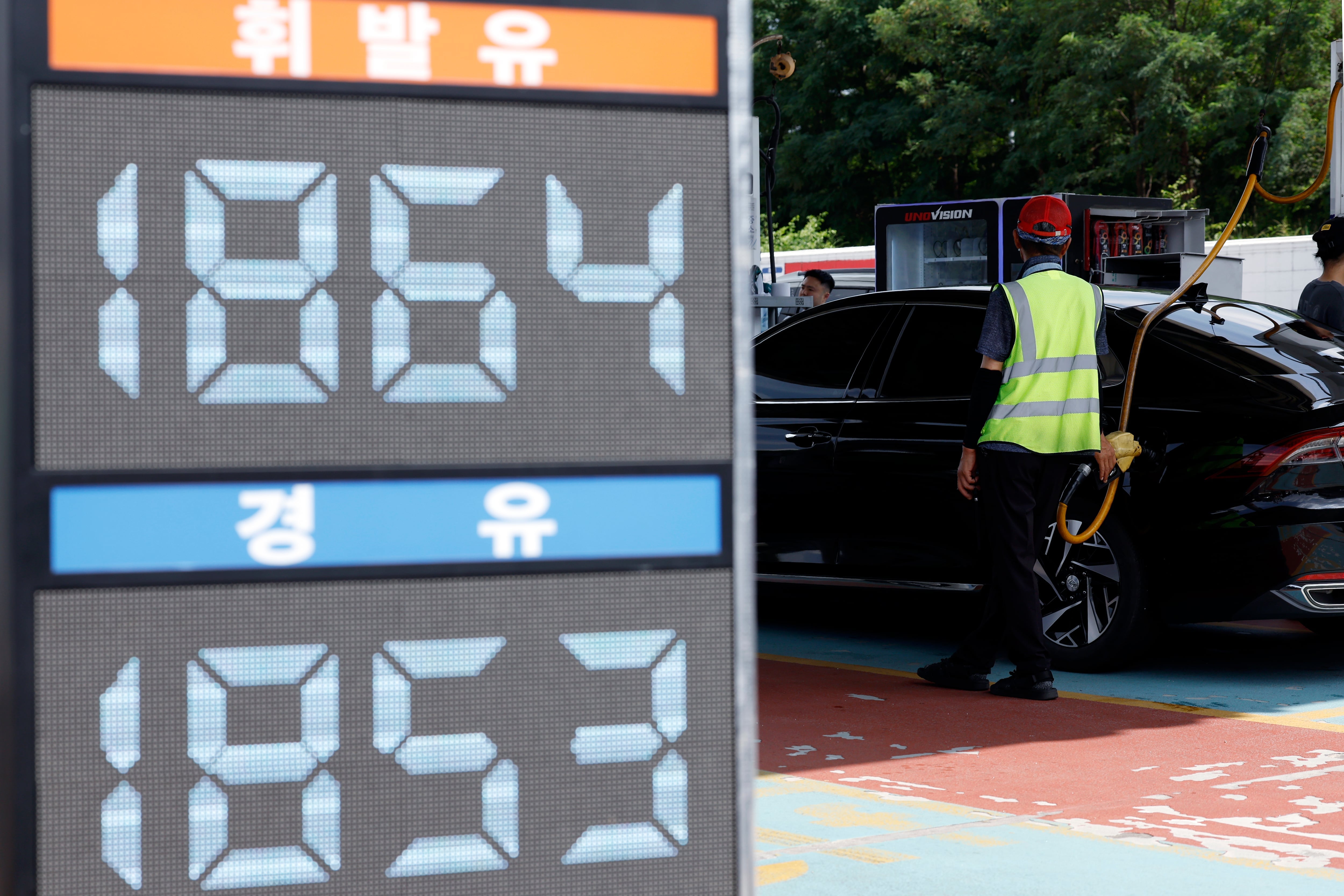 호르무즈 해협 긴장 고조에…해운·정유株 ‘불기둥’