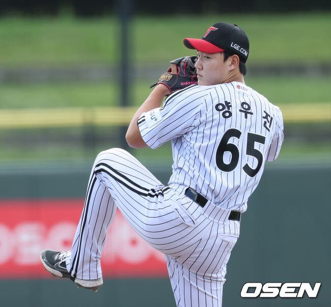 ‘이럴 수가’ LG 초특급 신인, 무실점 행진이 6경기 만에 깨졌다…1사 만루 위기→첫 실점 아쉽네