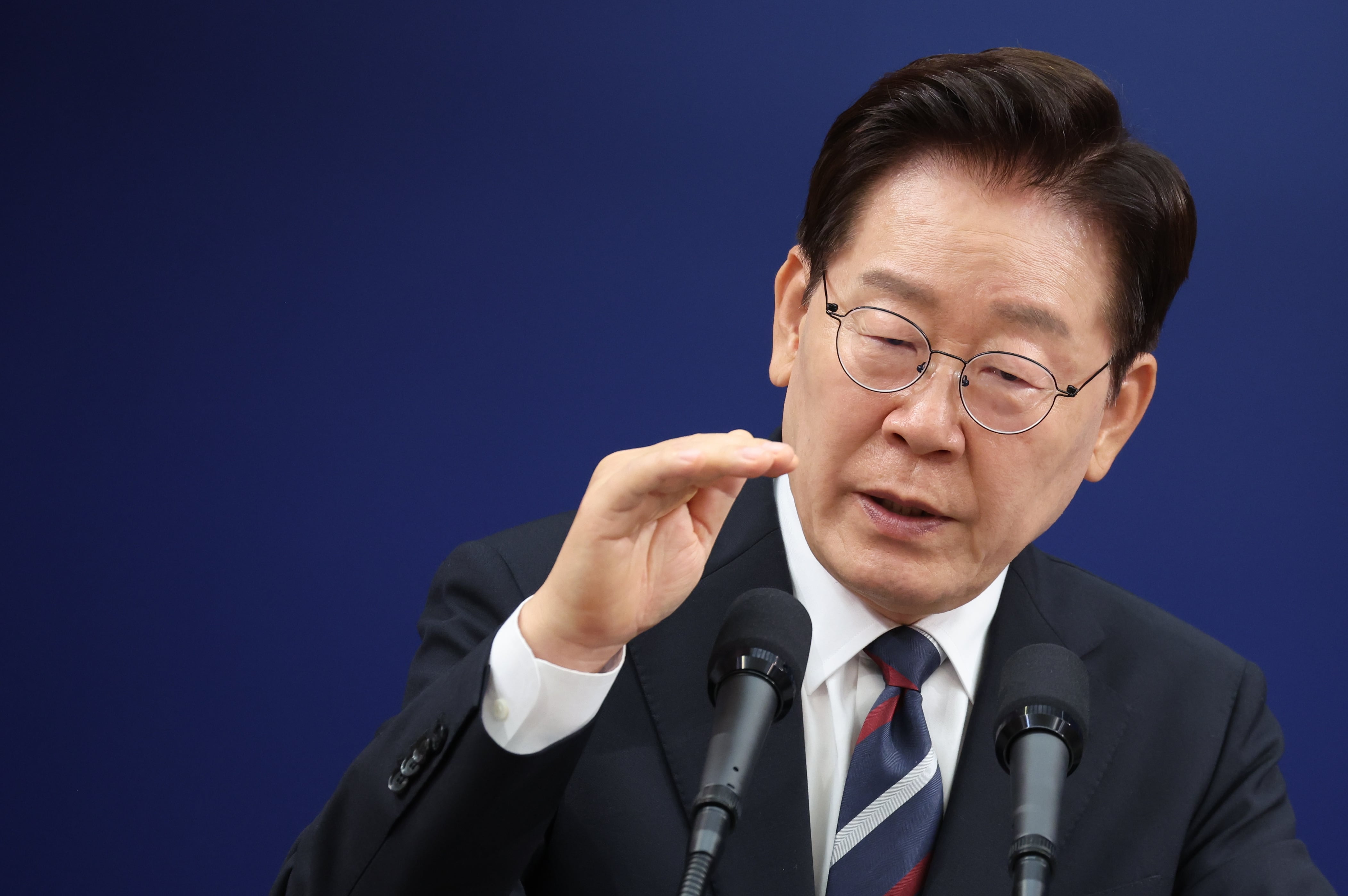 李대통령 “시급한 과제, 첫째도 물가 둘째도 물가…가용 수단 총동원”