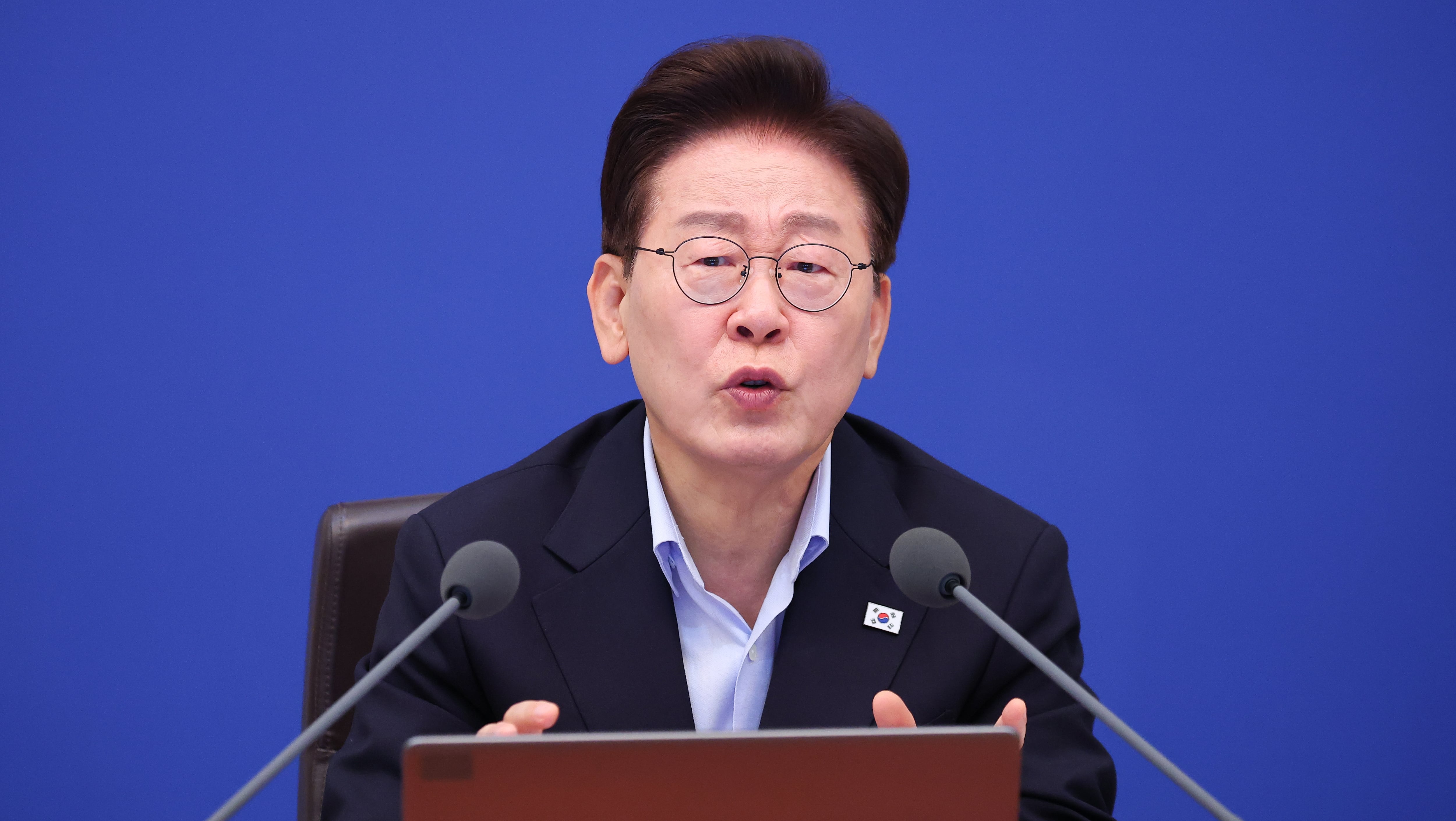 靑 “李대통령, 자택 매수인과 사적 인연·특수관계 주장 사실무근”