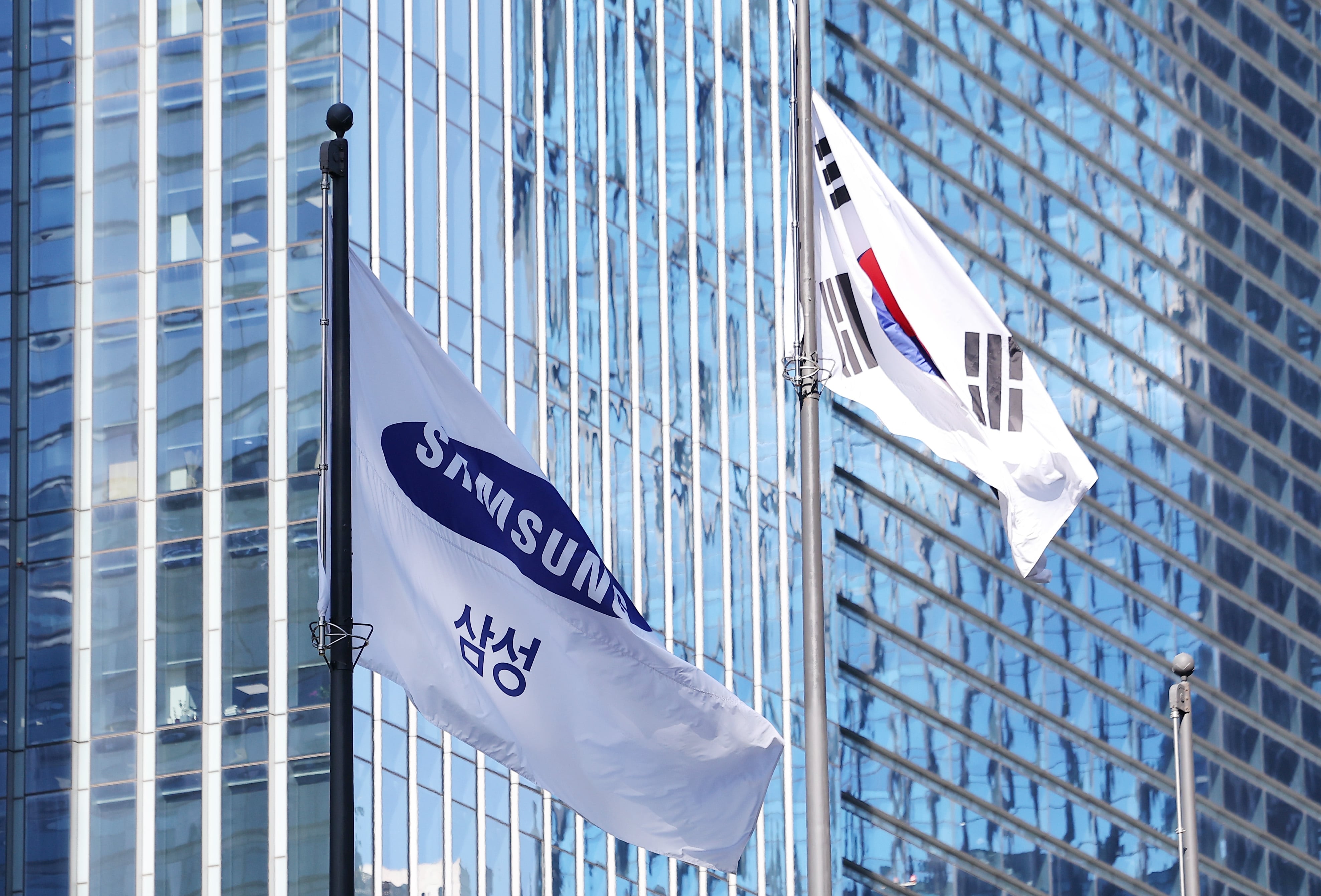 3분기 삼성전자 반도체 106.5조원벌 때, 스마트폰·가전은 8000억원 적자