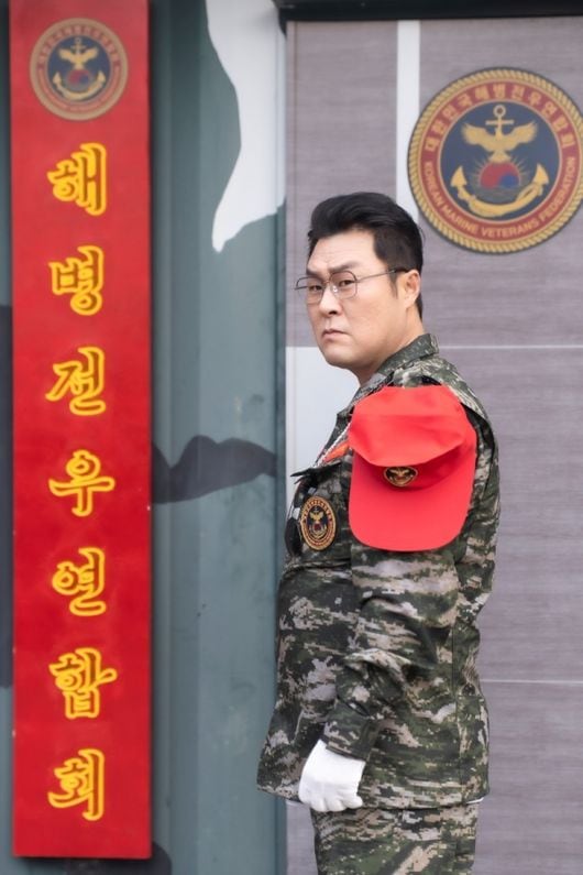 윤경호, 호송차 안에서 왜아렇게 떠드나 했더니..('김부장')
