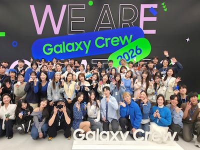 삼성전자가 지난 1월 서울 강남구 삼성 강남에서 개최한 ‘갤럭시 크루 2026’ 발대식에서 참가자들이 기념촬영을 하고 있다./삼성전자