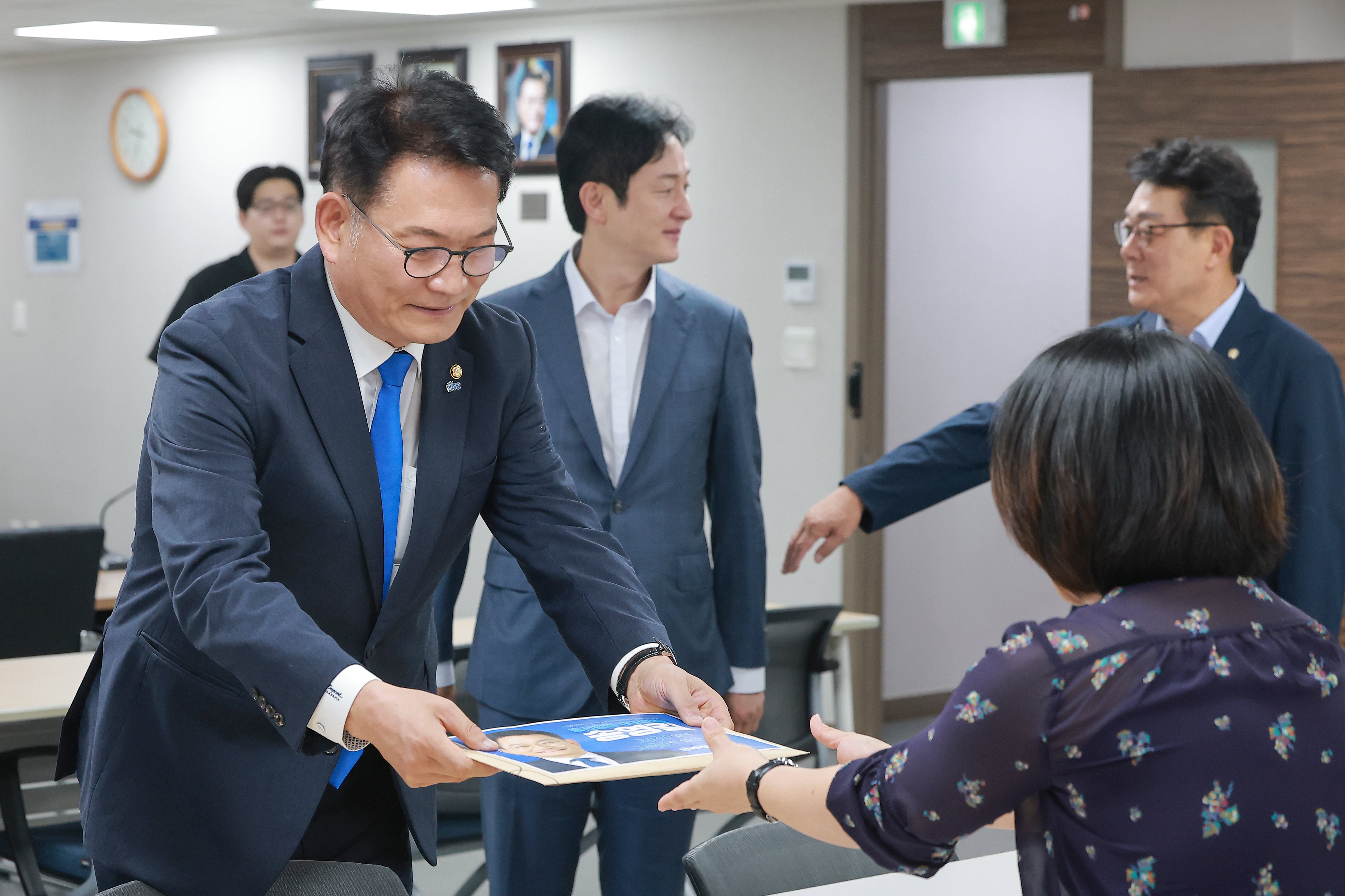 金·宋·鄭, 당대표 후보 등록 완료…민주당 전대 본격 돌입