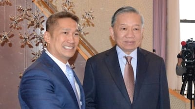 ‘사이공 난민’ 소년, 美 해군 수장 돼 옛 조국 지도자 만났다