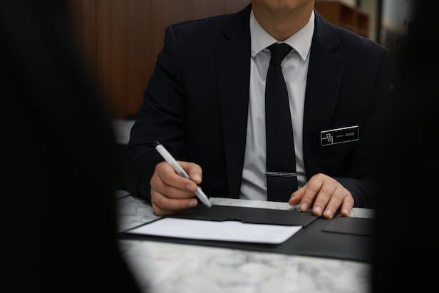 송 대표는 장례지도사로도 활동했다. /고이장례연구소