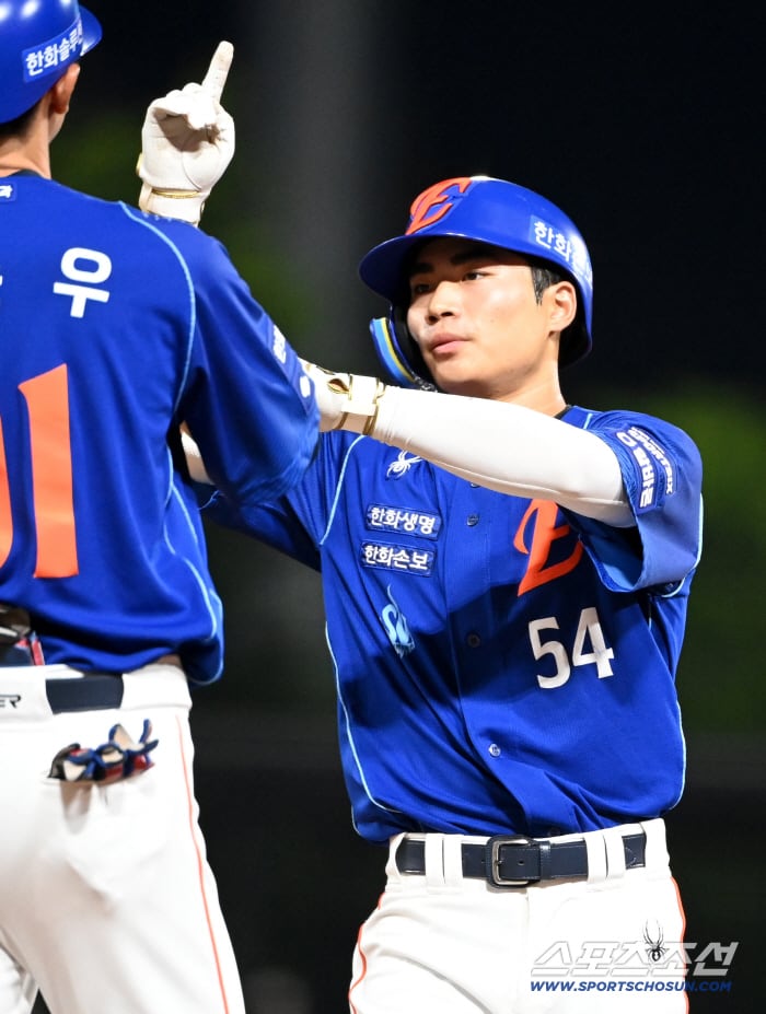 '1R 루키' 얼마나 성장하려고…후반기 4할타 미쳤다! 서산표 매직 "자신감 찾아서 왔습니다"