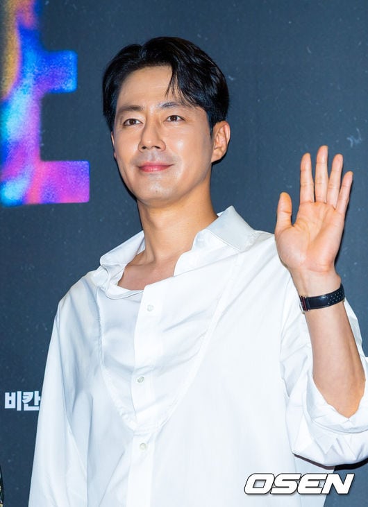 '호프' 조인성 "마이클 패스벤더, 너무 반가워 영어가 안 나와..얼마나 속상한지"
