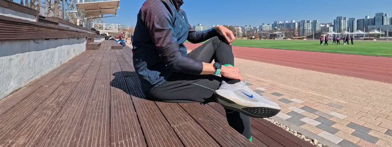 3월 7일 용인 아르피아 체육공원에서 훈련을 마치고 러닝화를 갈아 신는 모습. /사진=채민기 기자