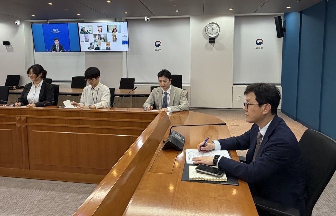 외교부, 호르무즈 해협 운항 점검… 韓 선박 지원 논의