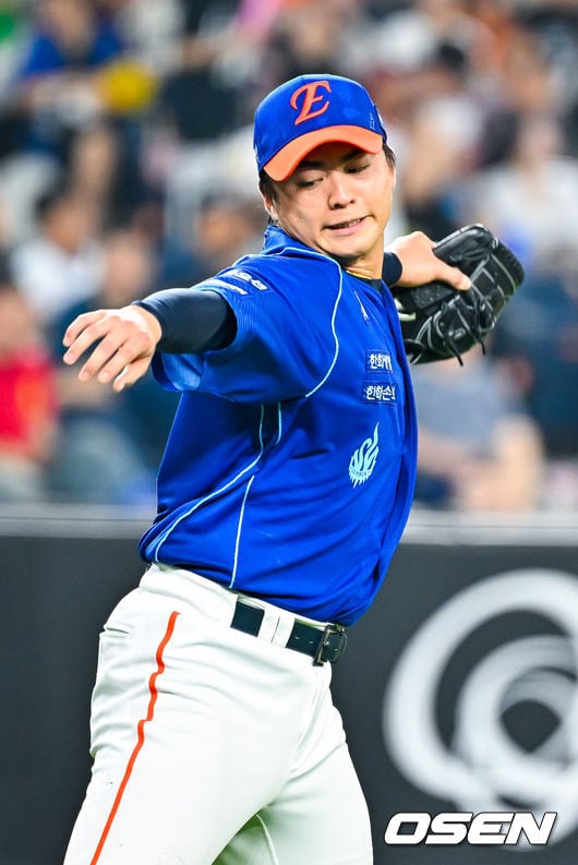 '이런 모습 처음이야' 왕옌청, 글러브 집어던질 뻔했다…KBO 데뷔 후 최다 7실점 붕괴