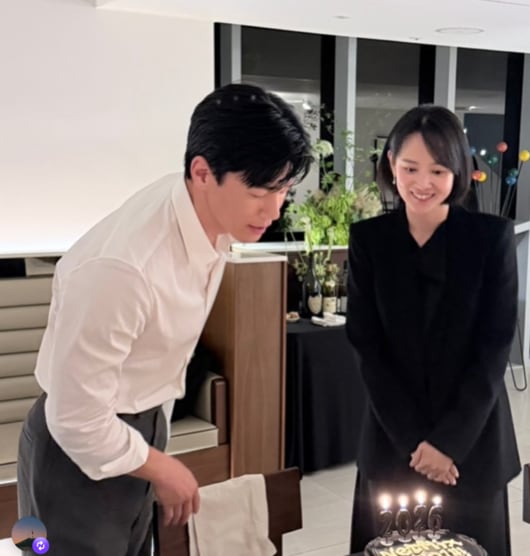 윤승아, ♥김무열 '참교육' 글로벌 1위 달성에 감격...축하 순간 깜짝 공개