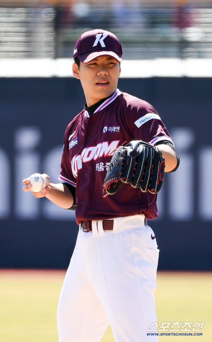 19일 수원KT위즈파크에서 열린 KBO리그 KT 위즈와 키움 히어로즈의 시범경기. 키움 김윤하가 역투하고 있다. 수원=박재만 기자 pjm@sportschosun.com/2026.03.19/