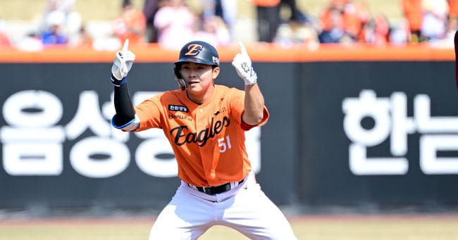 한화 문현빈 홈 개막전 2루타(조선일보)
