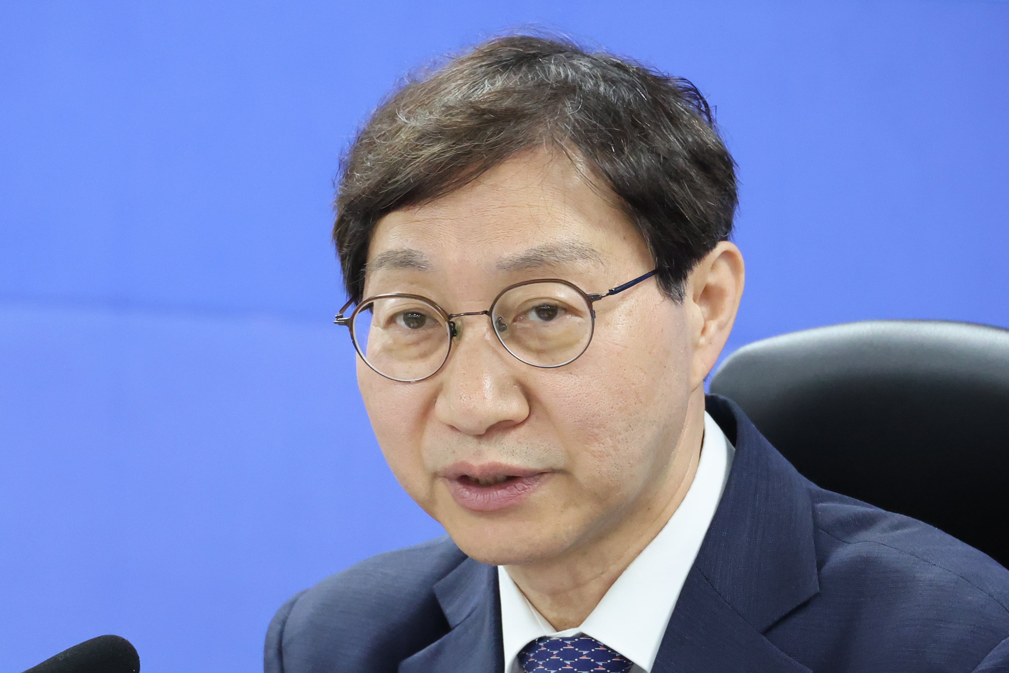 김성주 “증시 변동성 원인 국민연금 탓으로 돌려…시장 비중 7%에 불과”