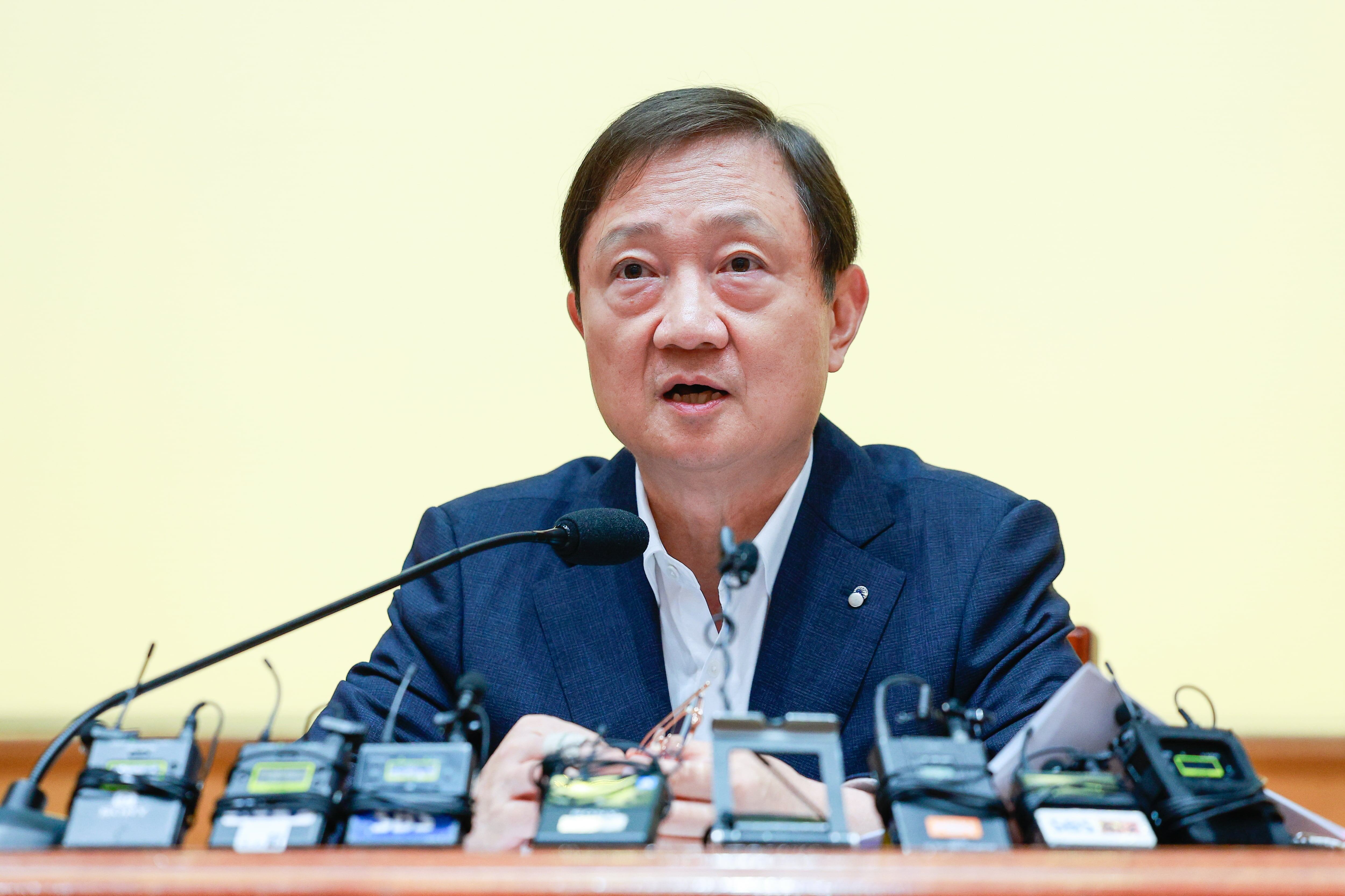 이찬진 금감원장 “지나친 레버리지 투자, 가계 재무건전성 훼손 우려”