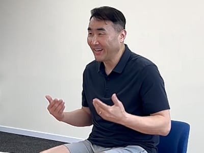 발 디딜 때마다 무릎 손상… 충격 줄여주는 2분 루틴