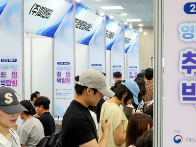지난달 취업자 11만명 증가했지만, 청년 취업은 14만명 감소...청년 고용률 29개월째 감소세