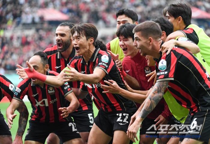 압도적 챔피언! FC서울 10년 만의 7번째 '별'…이름값 대신 내실→기분 좋은 'MVP 집안싸움' 썸네일
