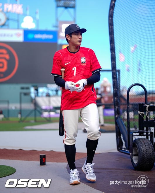 "이정후도 월드컵 분위기 냈는데…한국이 졌다" 이게 무슨 대망신인가, MLB 중계에도 소개된 홍명보호 '대참사'