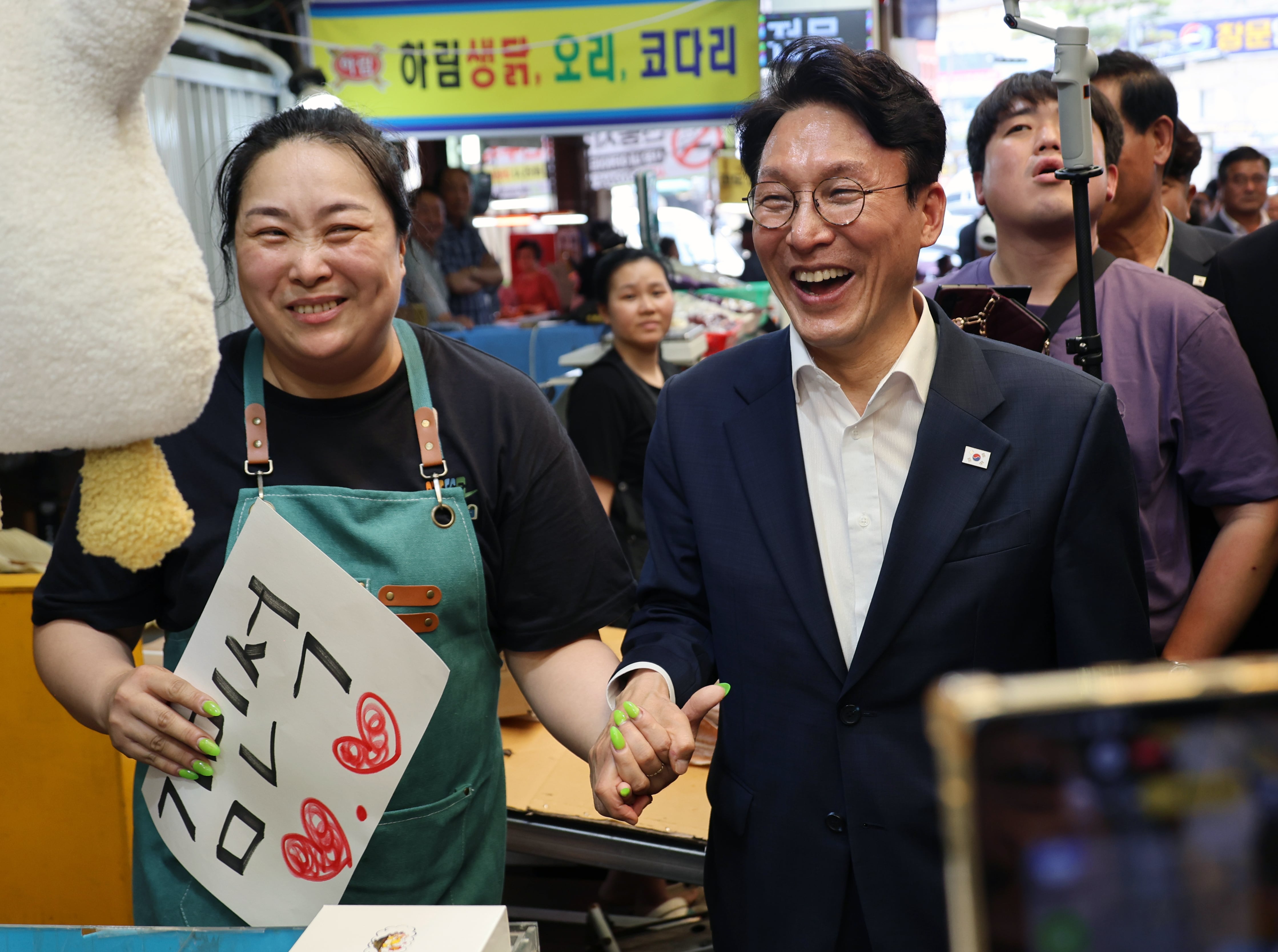 김민석은 청주 SK하이닉스 공장, 정청래는 광주 오월어머니집