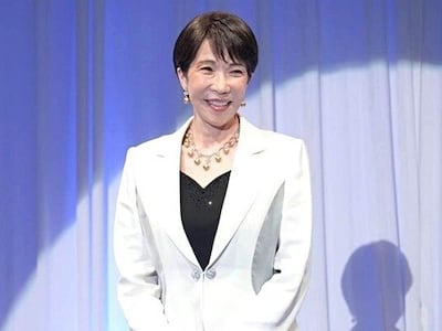 다카이치 총리 뒤에 아른거리는 아소 다로의 그림자
