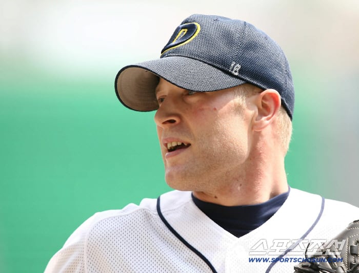 '새벽의 문자 한통' KBO 49승, 맷 랜들을 기억하시나요? 천안북일고 투수코치로 한국 복귀 사연
