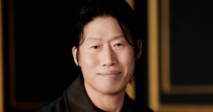 Yoo Hae-jin Challenges Box Office with 'Assassins' During Chuseok - 조선일보