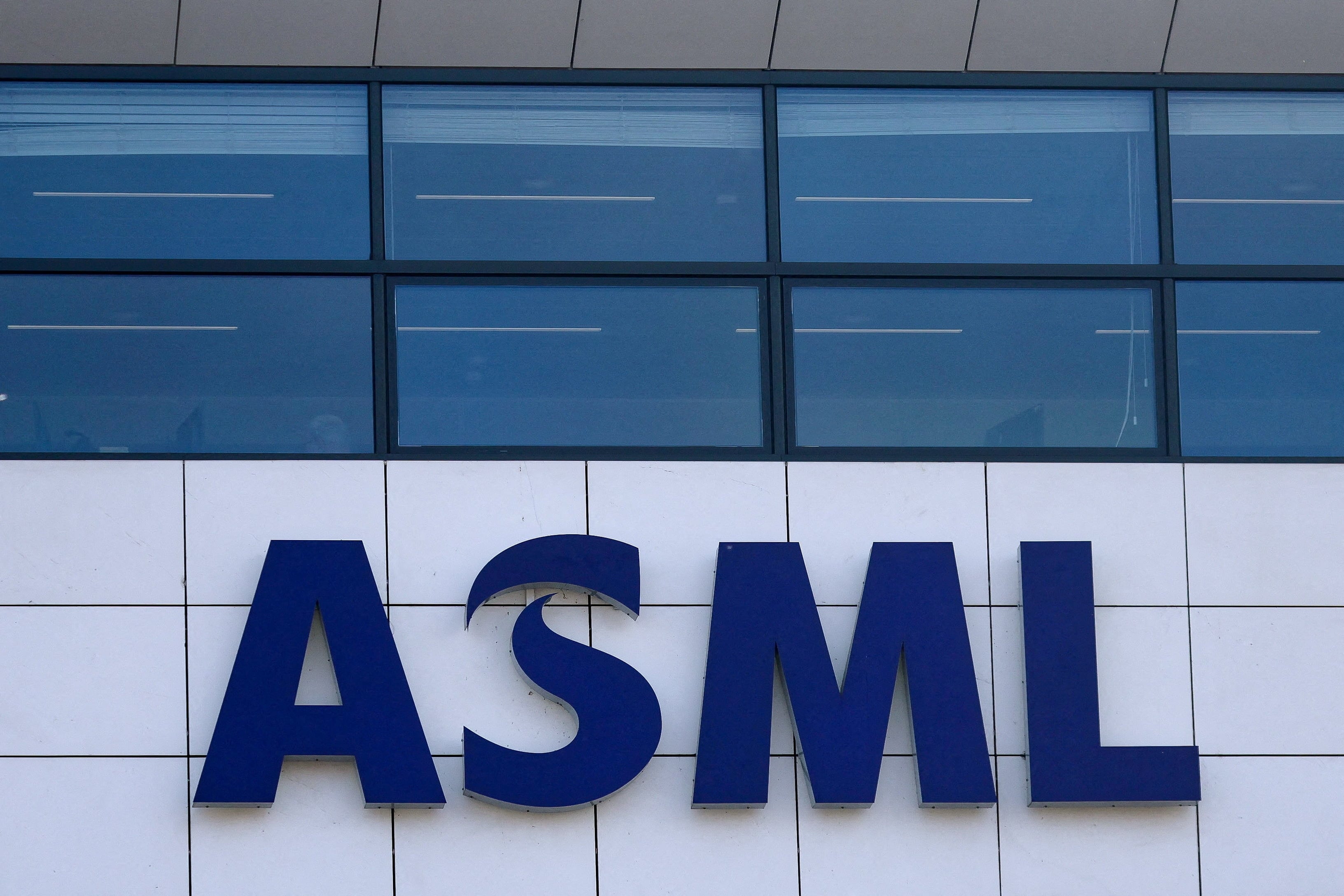 ASML, 2분기 영업익 6조원 육박… 연간 매출 전망 대폭 상향
