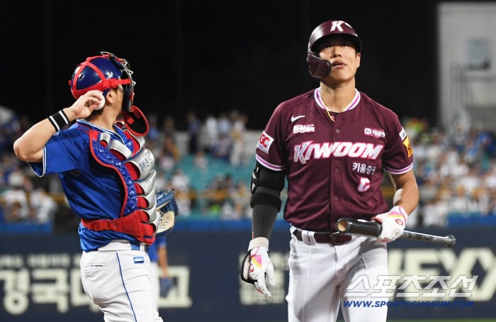 25일 대구 라이온즈파크에서 열린 삼성 라이온즈와 키움 히어로즈 경기. 키움 송성문이 삼진을 당하고 있다. 대구=박재만 기자 pjm@sportschosun.com/2025.09.25/