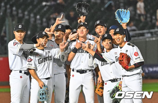 '최근 10경기 단 1패' 롯데 라인업, 3루수만 바뀌었다. 박승욱→손호영...'LG 킬러' 김진욱 선발 출격