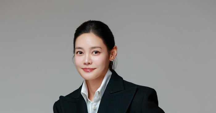 Ahn Hyun-mo Signs Exclusive Contract With SM C&C - 조선일보