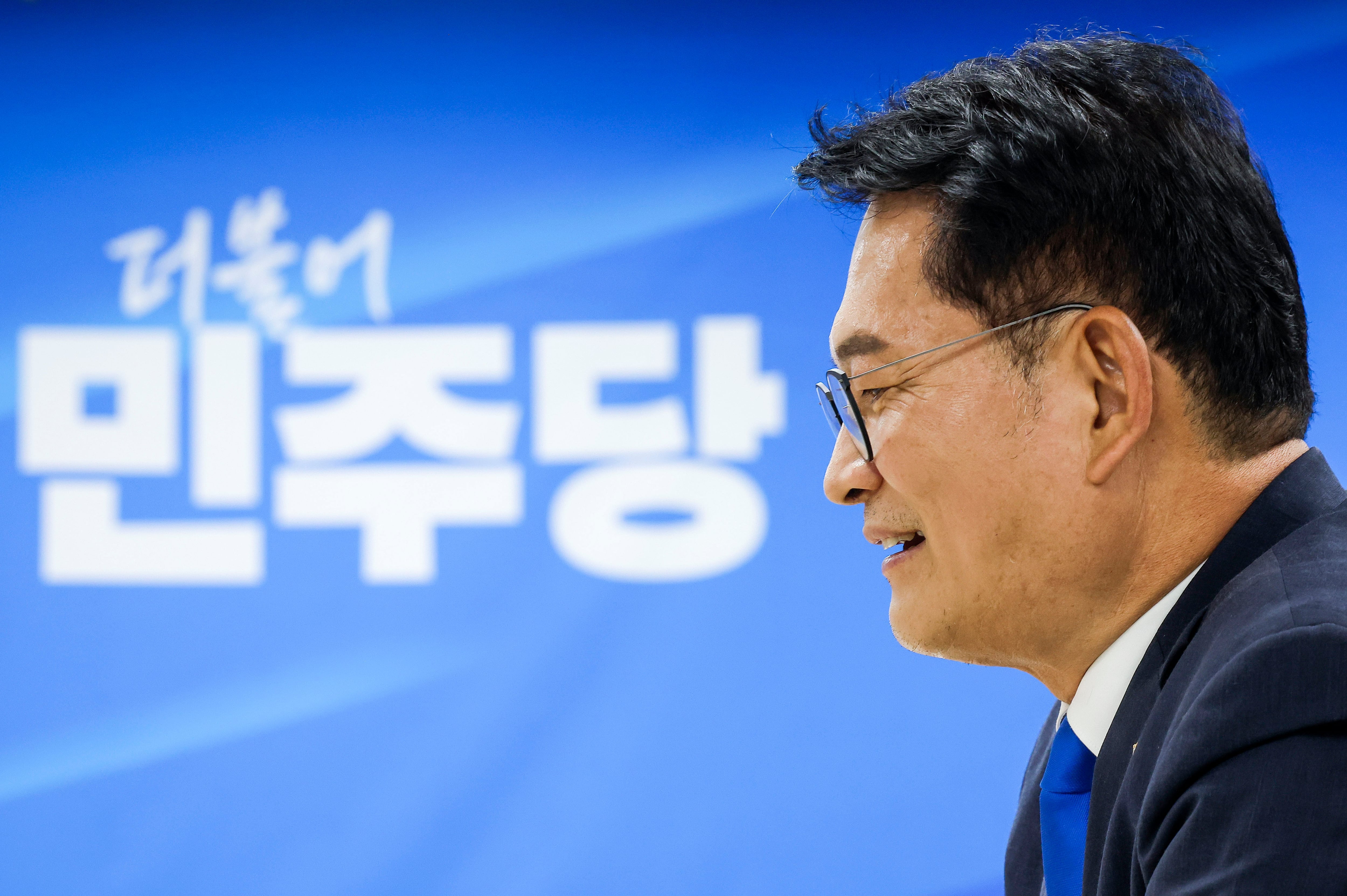 민주당, 심야 긴급최고위 개최…송영길 출마 자격 논의