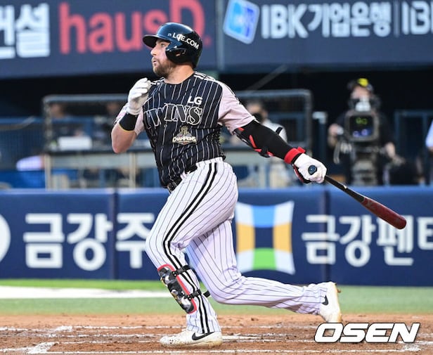 Austin First to Hit Home Runs Against All KBO Teams