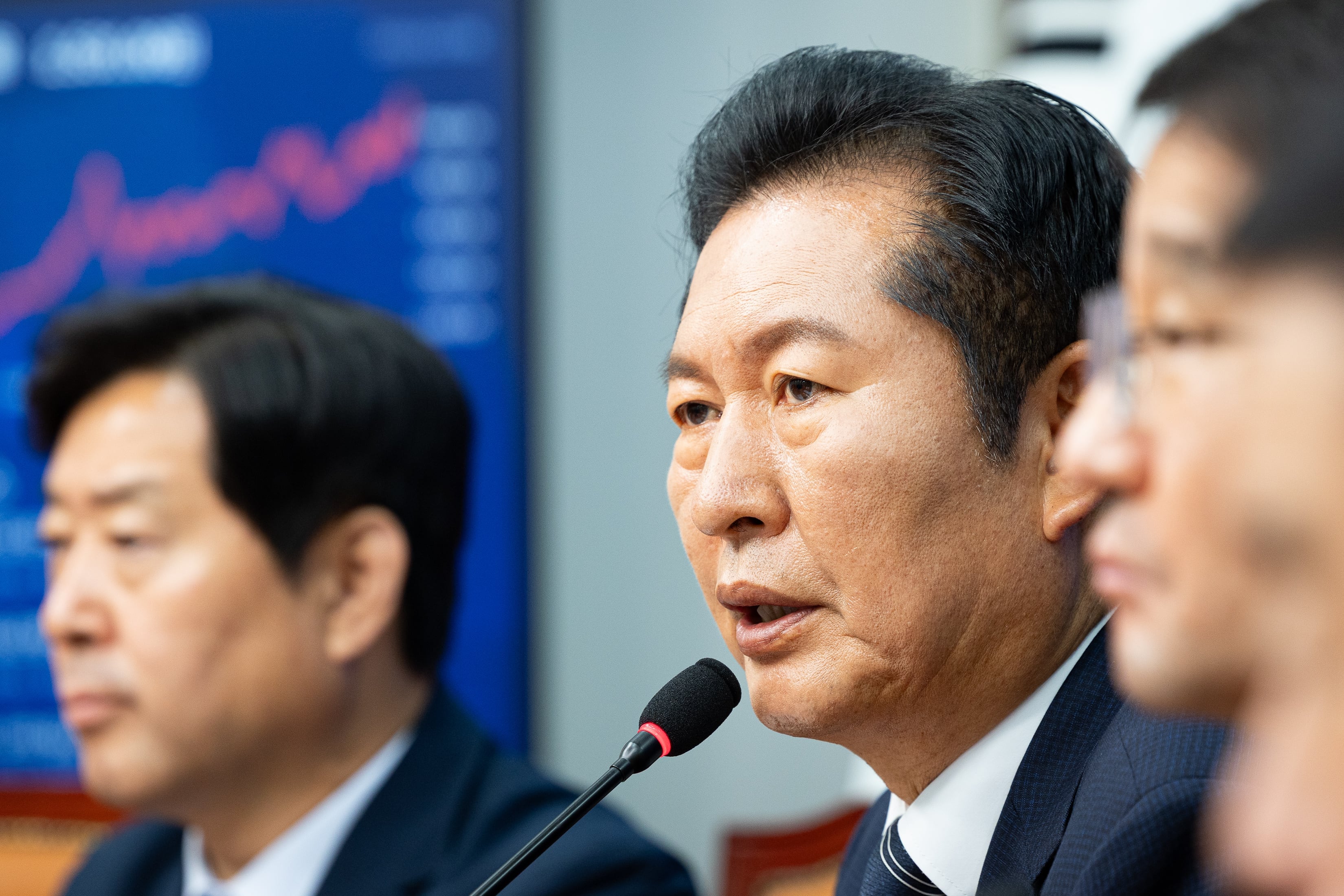 정청래 “숟가락 주면 칼 만들 수도…檢 보완수사권 꿈도 못 꾸게 해야"