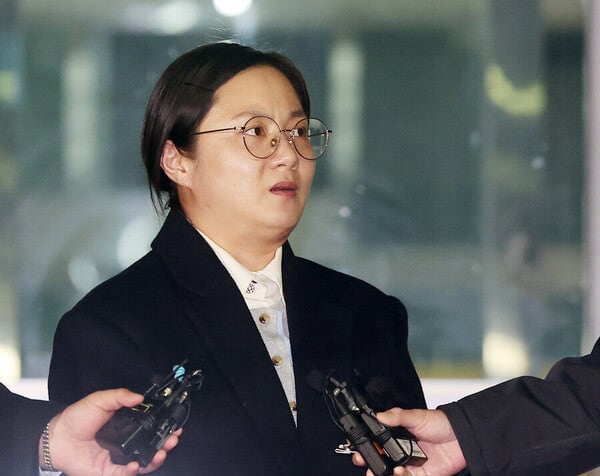 박나래 '마녀사냥 프레임' 바뀌나...전매니저 구속으로 분쟁 새 국면