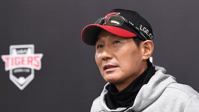17일 전남광주 기아챔피언스필드에서 준PO 1차전 KIA와 LG의 경기가 열렸다. 인터뷰하는 LG 염경엽 감독. 광주=송정헌 기자songs@sportschosun.com/2026.10.17/