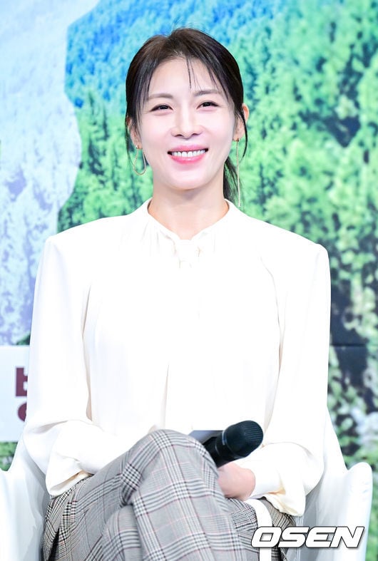 '하지원-스파이더맨 시구' LG, KT 4연전 승리기원 이벤트 진행