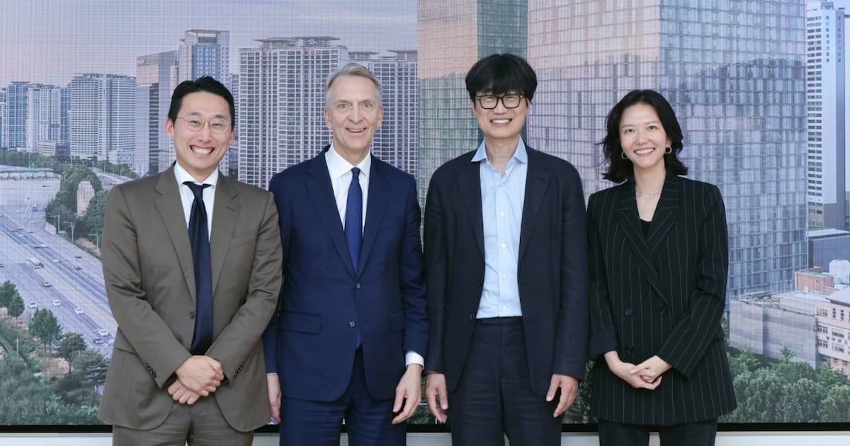 네이버, 브룩필드와 AI 인프라 계약 체결... "AI 팩토리 사업 본격 착수"